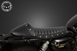 ST250E　スタッド付きカフェシート(タックロール)