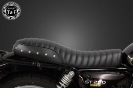 ST250E　スタッド付きフラットシート(タックロール)