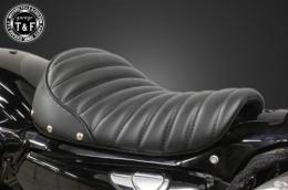 スポーツスター(2004〜2021年)専用　スタッド付きシングルシートタイプA(タックロール)