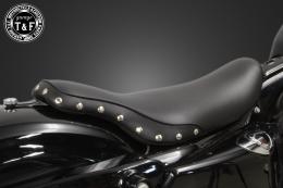 スポーツスター(2004〜2021年)専用　スタッド付きシングルシートタイプBフラット(スムース)