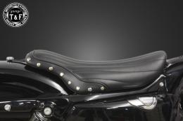 スポーツスター(2004〜2021年)専用　スタッド付きシングルシートタイプBフラット(バーチカル)