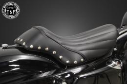 スポーツスター(2004〜2021年)専用　スタッド付きシングルシートタイプCショート(バーチカル)