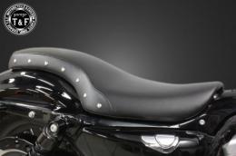 スポーツスター(2004〜2021年)専用　スタッド付きコブラシート(スムース)