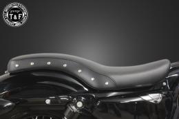 スポーツスター(2004〜2021年)専用　スタッド付きコブラシート(スムース)