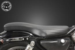 スポーツスター(1982〜2003年)専用　コブラシート(バーチカル)