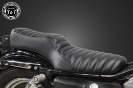 スポーツスター(1982〜2003年)専用　ダブルシート(タックロール)