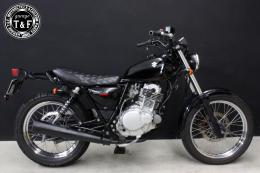 グラストラッカー250(キャブモデル専用)　ショートフラットシート(ダイヤ)