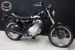 グラストラッカー250(キャブモデル専用)　スタッド付きフラットシート(バーチカル)