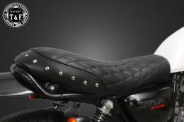 グラストラッカー250(キャブモデル専用)　スタッド付きフラットシート(ダイヤ)