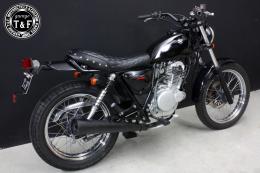 グラストラッカー250(キャブモデル専用)　スタッド付きフラットシート(ダイヤ)