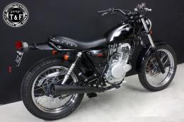 グラストラッカー250(キャブモデル専用)　スタッド付きフラットシート(スムース)