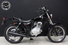 グラストラッカー250(キャブモデル専用)　スタッド付きツーリングシート(バーチカル)