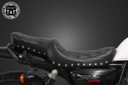 グラストラッカー250(キャブモデル専用)　スタッド付きツーリングシート(ダイヤ)