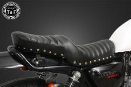 グラストラッカー250(キャブモデル専用)　スタッド付きツーリングシート(タックロール)