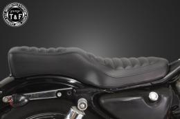 スポーツスター(1982〜2003年)専用　ダブルシート(デラックス)