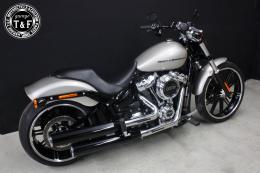 ソフテイルブレイクアウト(2018〜2024年)　ガンファイターシート(スムース)