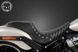 ソフテイルブレイクアウト(2018〜2024年)　スタッド付きガンファイターシート(タックロール)