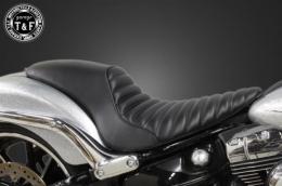 ソフテイルブレイクアウト(FXSB)　ガンファイターシート(タックロール)